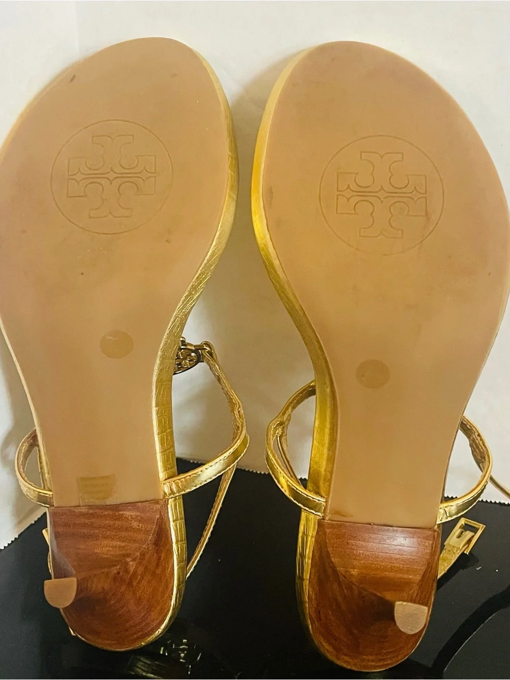 Tory Burch T-Strap  Metallic Gold Leather Heeled Sandal Women’s SZ 7.5